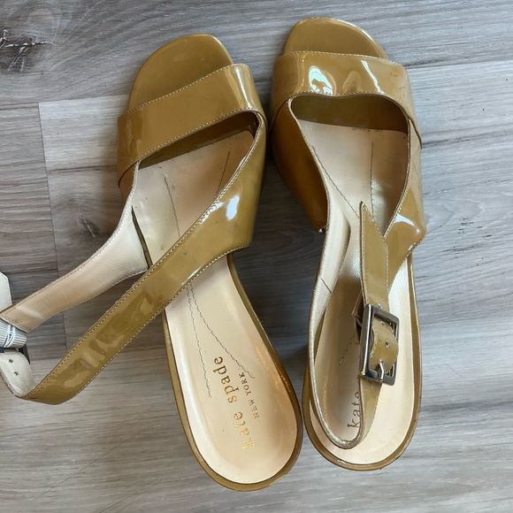 Kate Spade Tan Patent Leather Heels - Picture 5 of 11